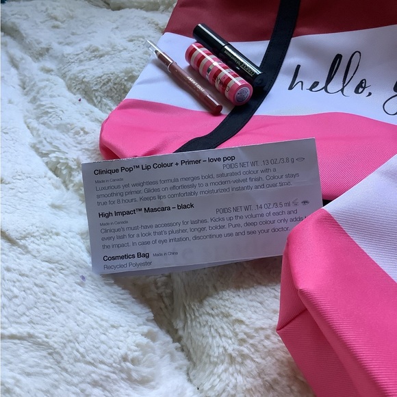Clinique New Tote Bag, Makeup Bag, Mascara Lip Liner & Lipstick - Picture 9 of 11